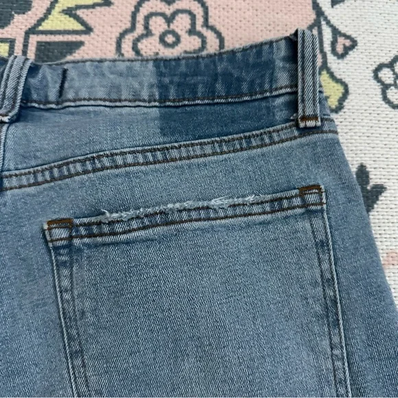 Abercrombie & Fitch Stretch Ripped Curve Love The Mom High Rise Jeans - Picture 14 of 16